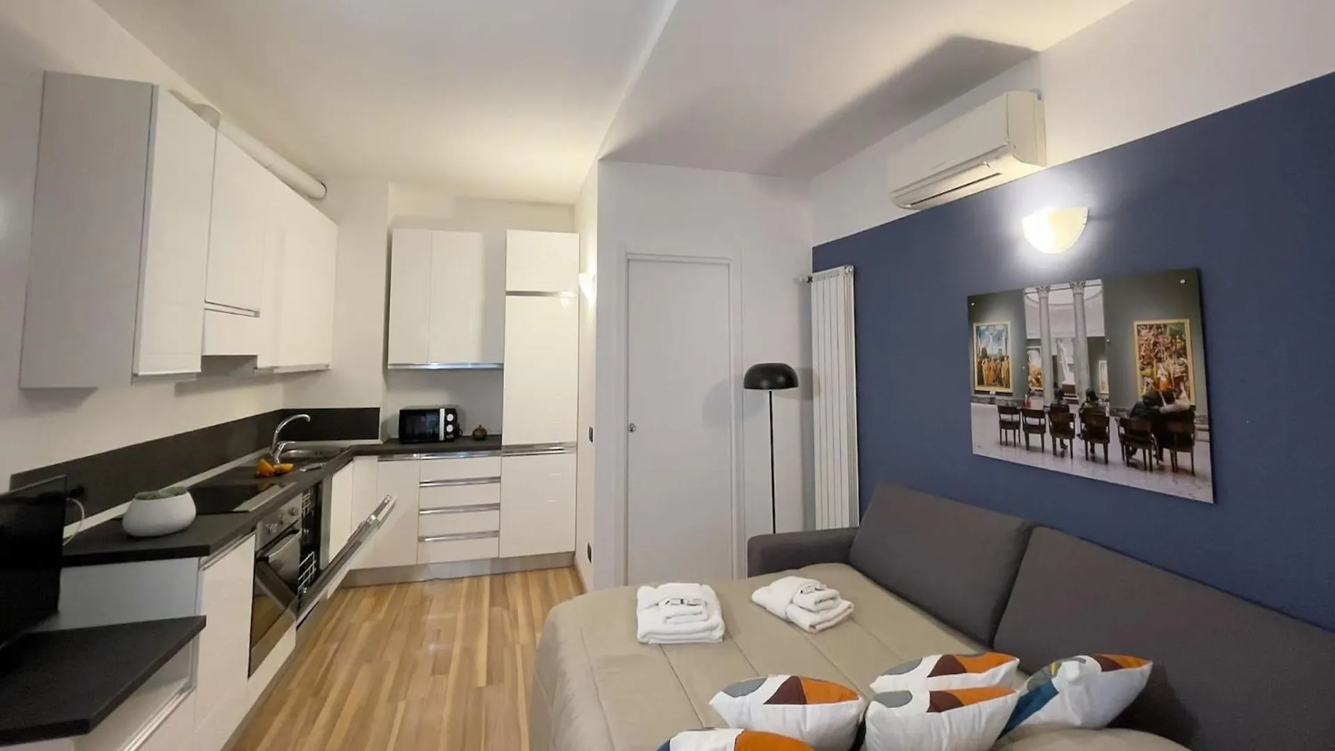 Candiani D1 Monolocale Milan Apartment