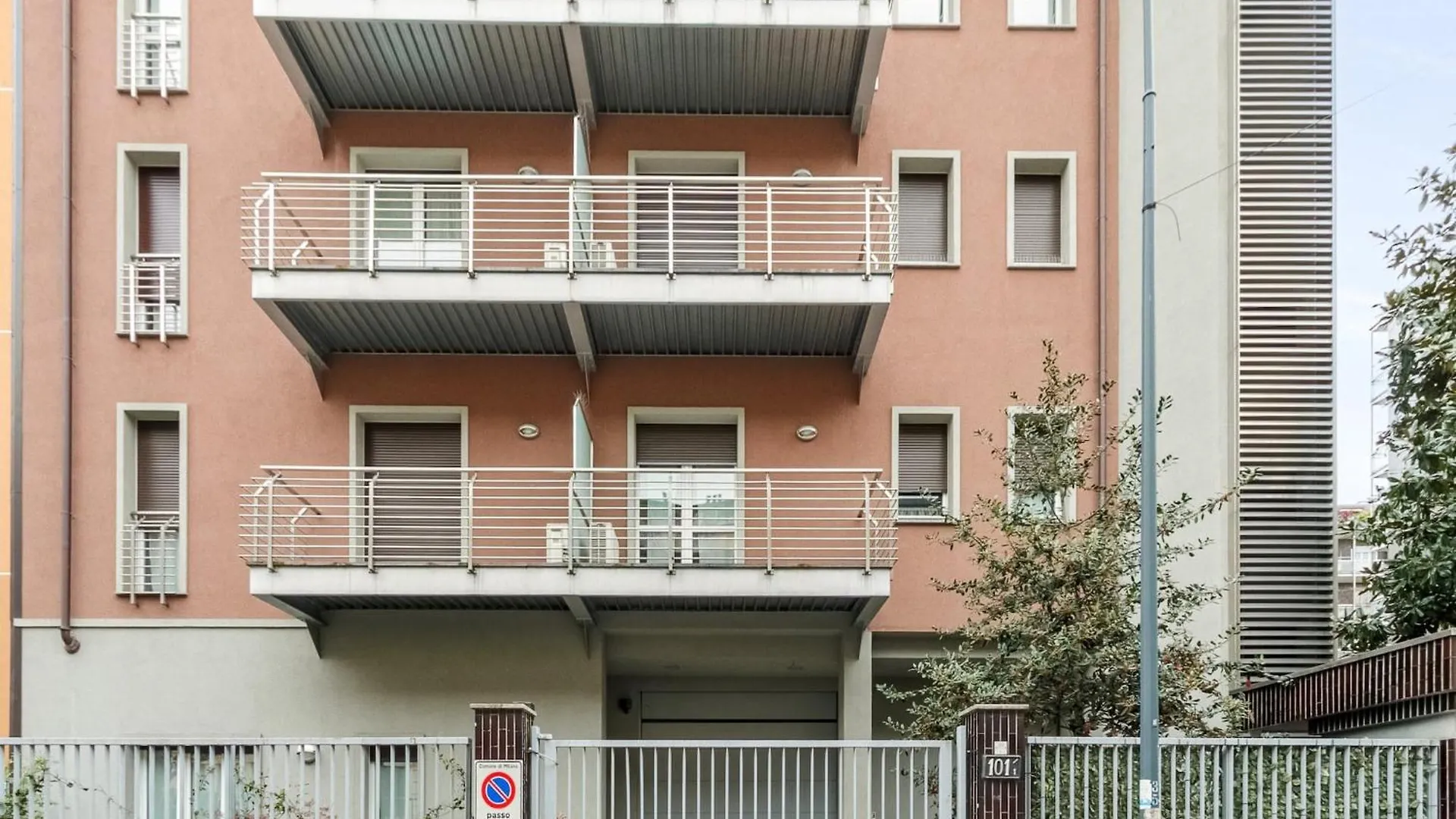 Candiani D1 Monolocale Milan Italy